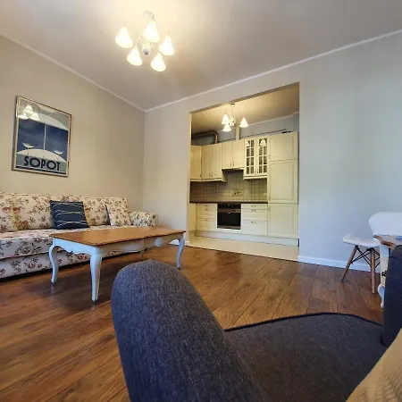 Апартаменты Apartament Sliwka - Monte Cassino 42 Сопот